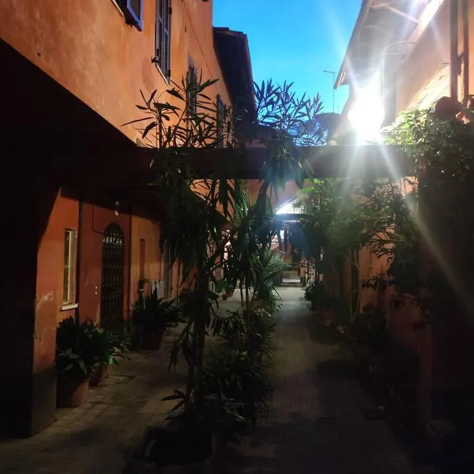 Julia Nel Cuore Di Trastevere Rome
