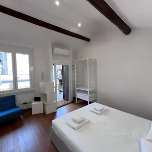 https://skyline-suite.italymilanhotels.net