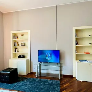 https://sweet-navigli-2.italymilanhotels.net