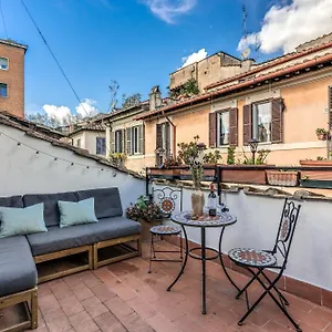 Maya Rhome Trastevere Rom
